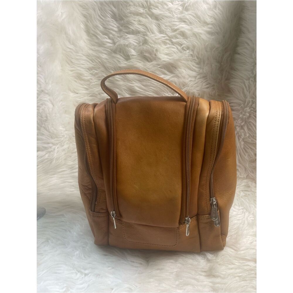 Piel soft Tan Leather Men’s Travel Toiletry Bag.